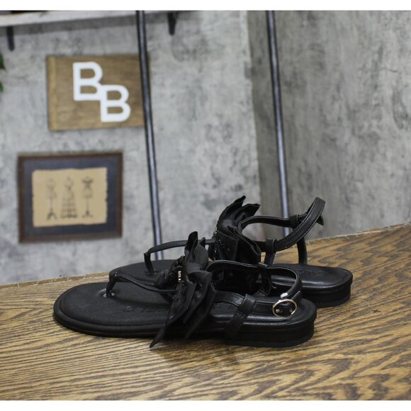 NWT Karl Lagerfeld Paris Womens Cristi Studded Bow Thong Sandal Slide Black 9M - Picture 4 of 10